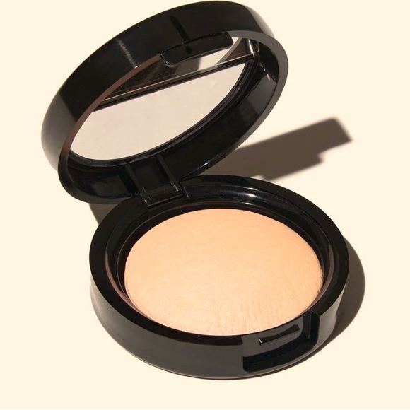 Laura Geller Other - NWT Laura Geller Baked Highlighter